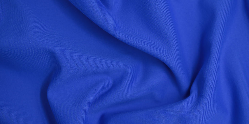Sportbekleidung für Damen, Herren und Kinder in kobaltblau